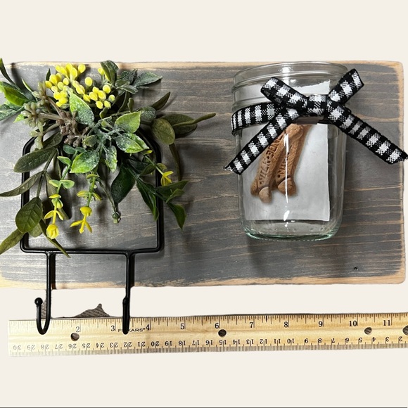 Rustic Leash and Treat Holder - Picture 1 of 2
